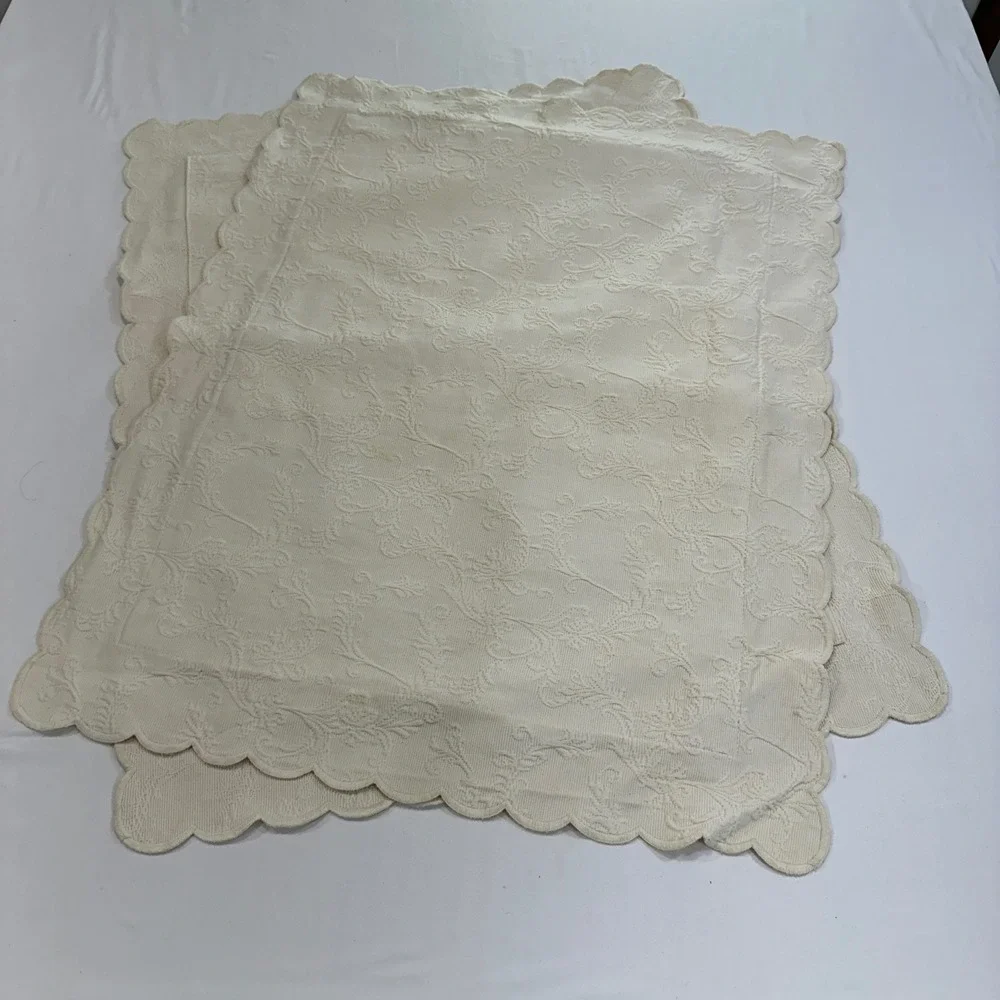 Vintage Matelasse Cotton Pillow Shams Standard Cream Scalloped‎ Edge Cottagecore
